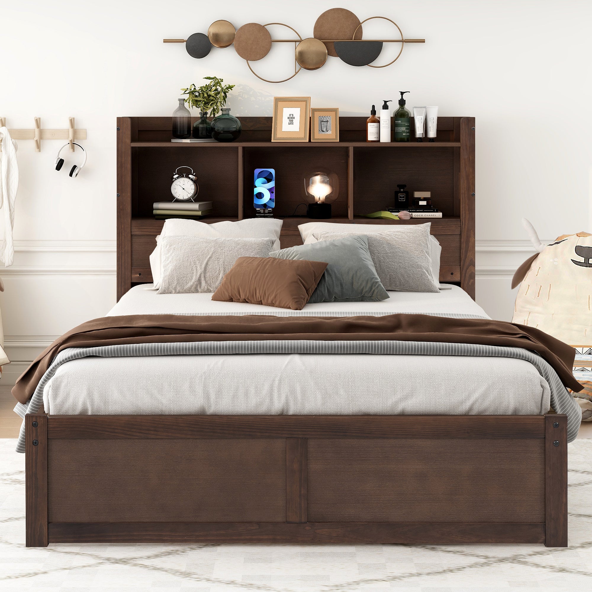 Storage Platform Full Size Bed with Pull Out Shelves