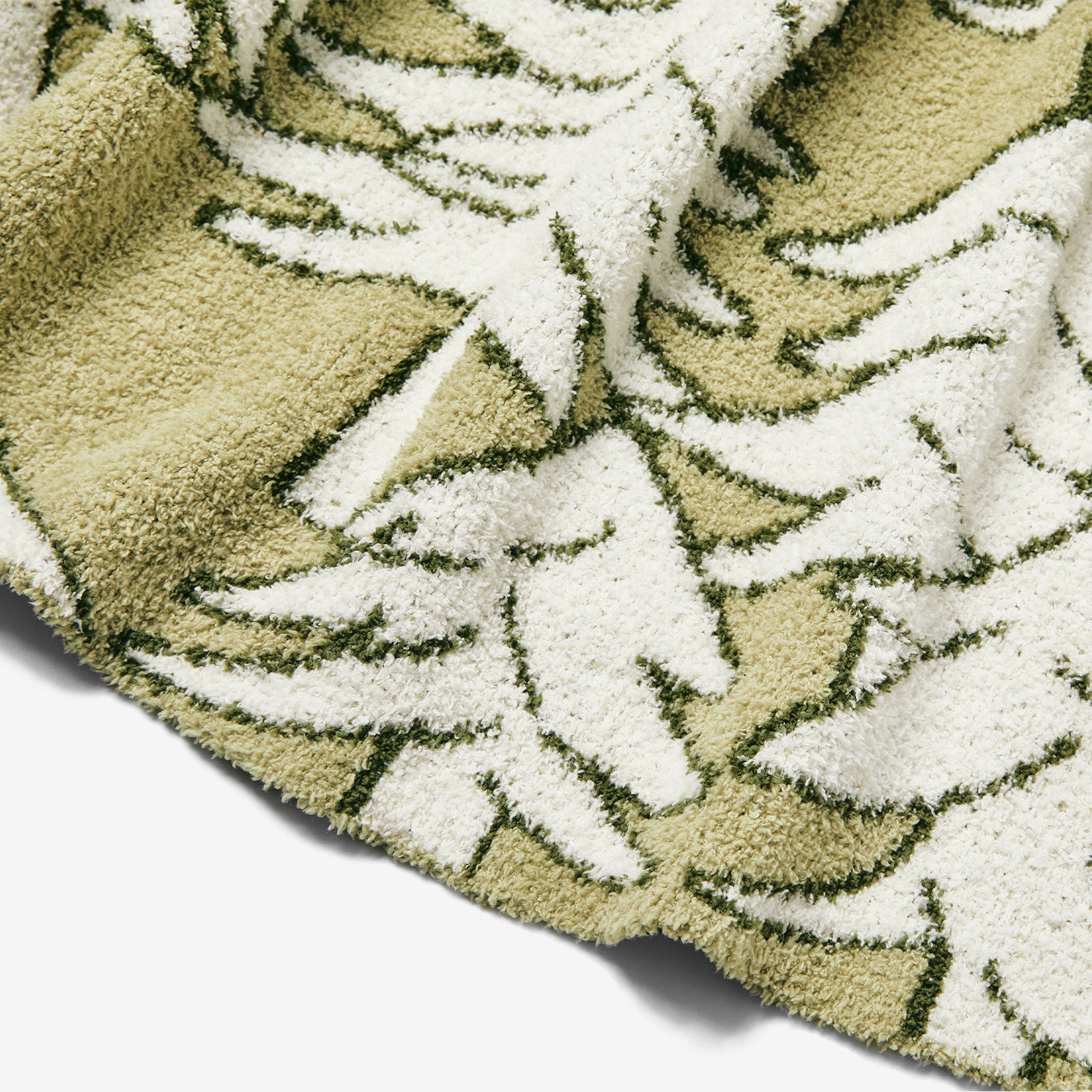 Belffin Holiday Pines Throw Blanket