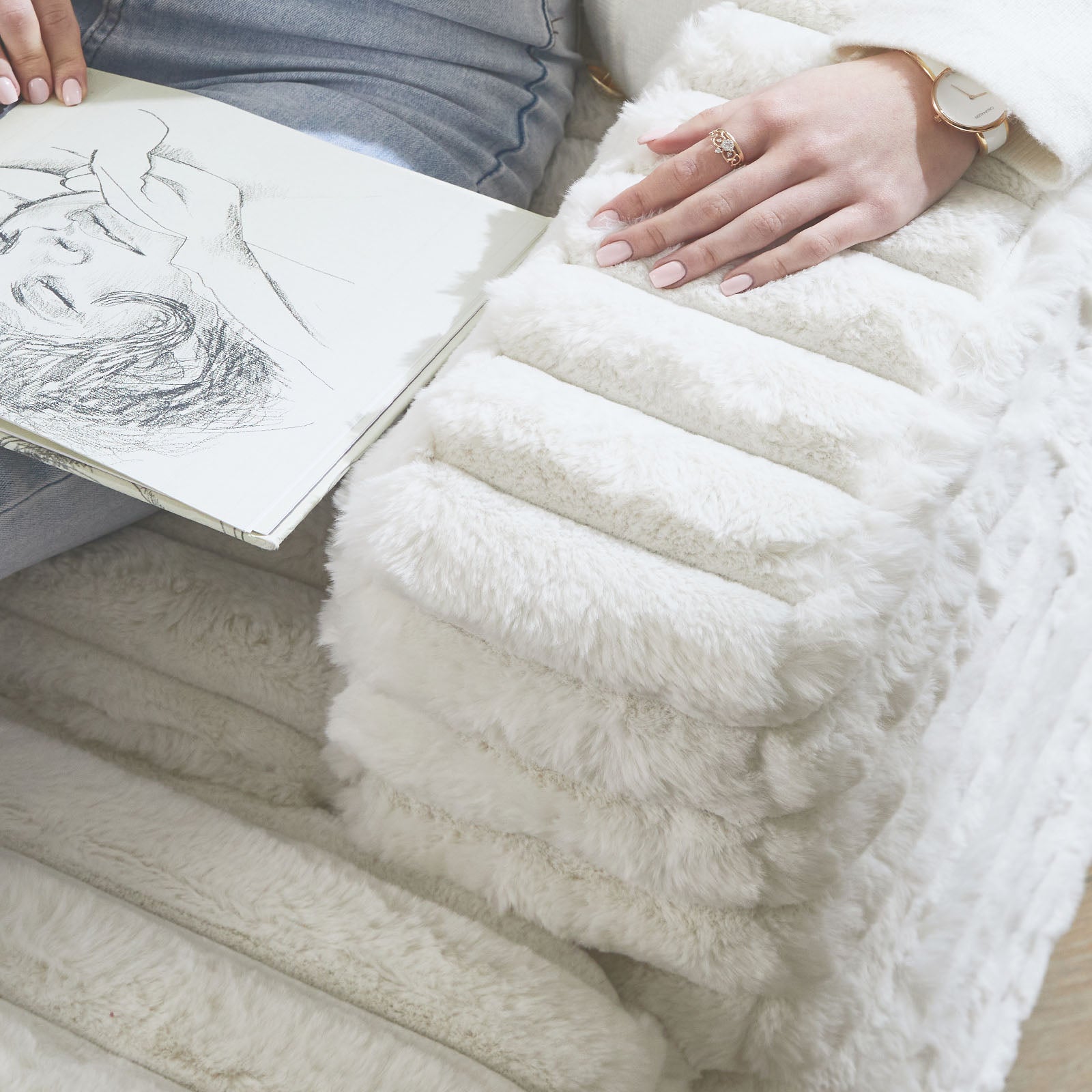 #color_white-beige